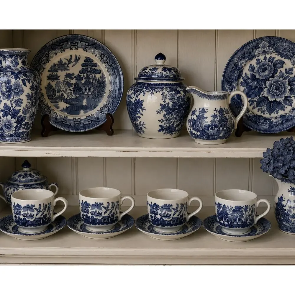 Churchill England Blue Willow Cup & Saucer Set of 4